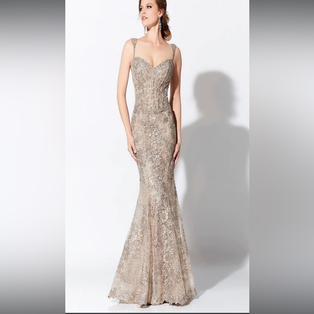 IVONNE D for Mon Cheri 119D41 Formal Evening Gown Gold Beaded Sequins size 3/4